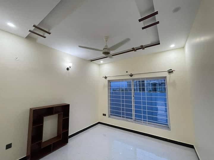 Mumtaz City 8 Marla house for sale 8