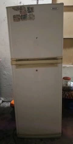 Orient fridge medium size