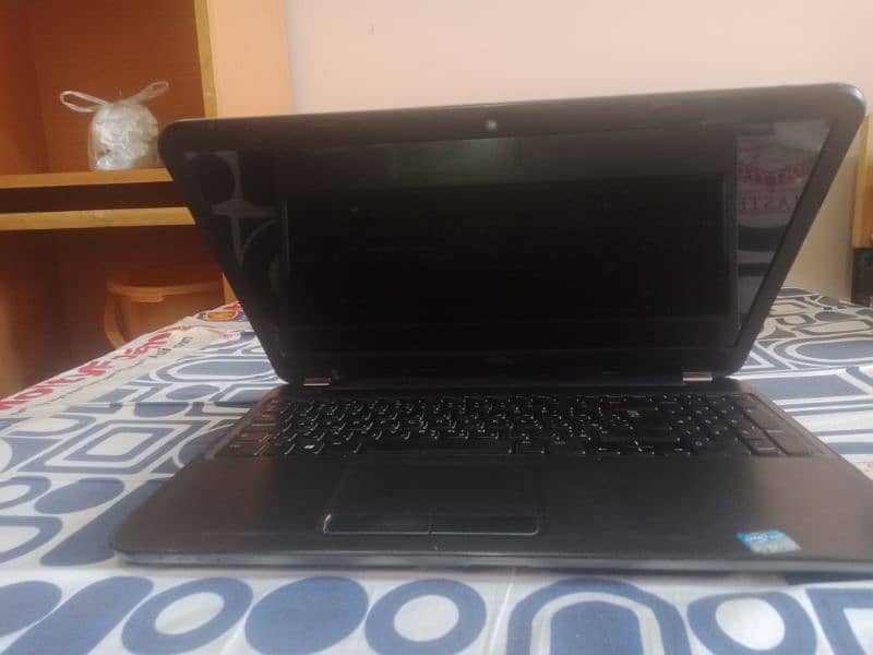 Dell Inspiron 15R 5537 i7 4th generation 8gb ram 500 gb HDD 6