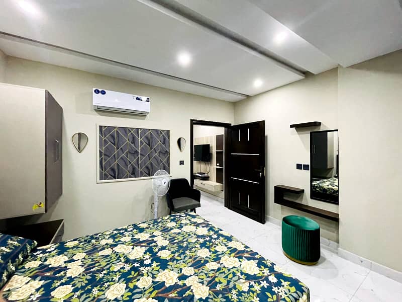 1 Bedroom VIP full furnishe flat for rent per day available in Bahia Town Lahore 1