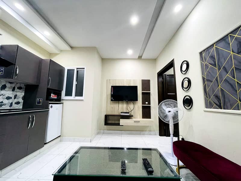 1 Bedroom VIP full furnishe flat for rent per day available in Bahia Town Lahore 2