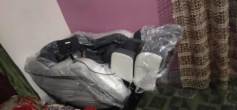 massage chair (just like new) 5