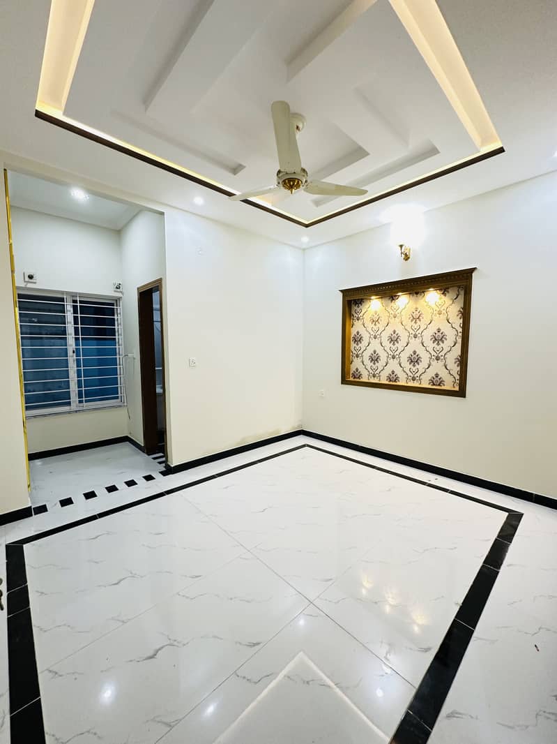 F-18 Faisal Town A Block House For Sale Near To Park 5