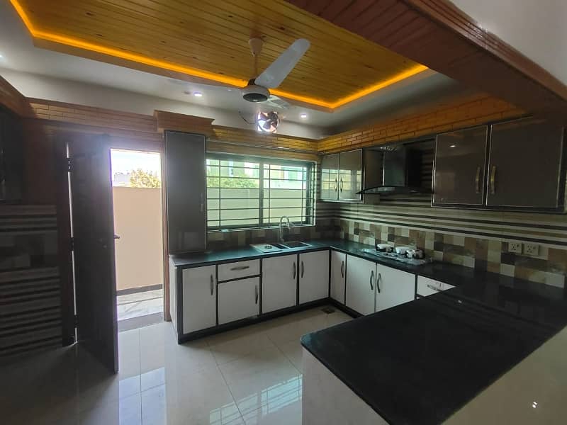 Elegantly Designed 10 Marla House Available For Rent 2