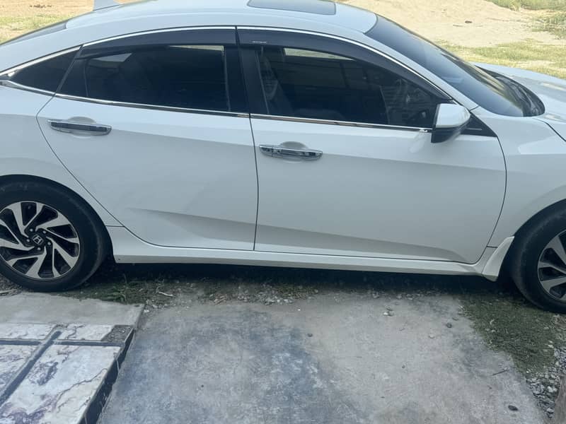 Honda Civic Oriel 2017 Ug 10