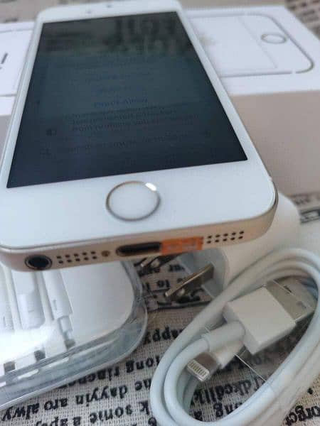 iPhone 5s Stroge/64 GB PTA approved for sale 03269200962 1