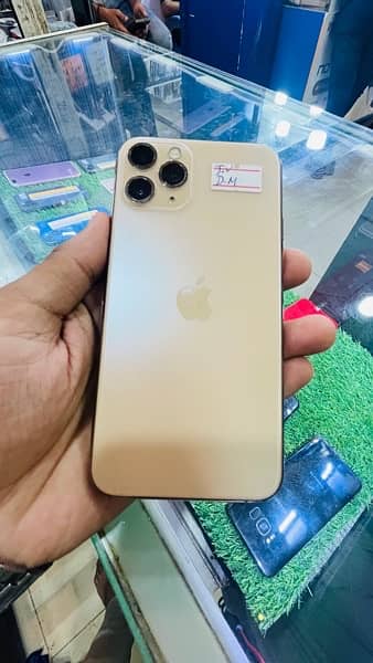 iphone 11pro gold 1