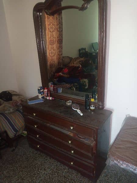 bed with dressing table and 2 sideracks 3