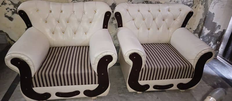 sofa set urgent for sale 2