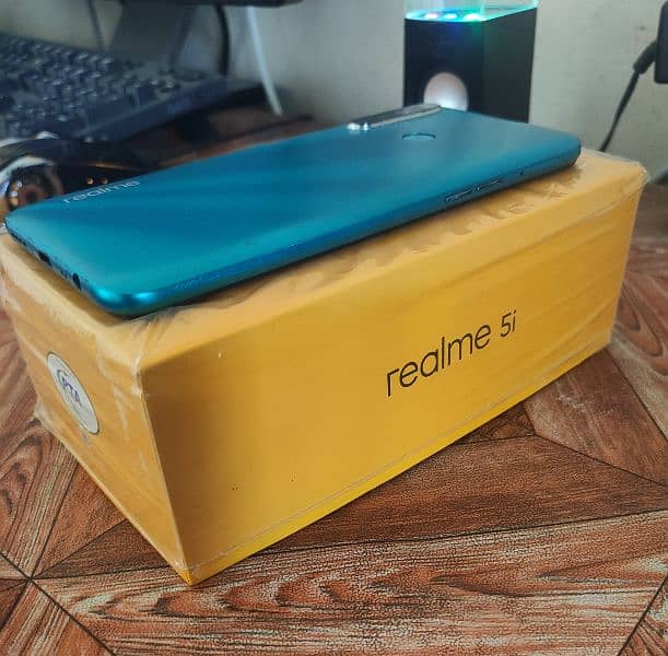 Realme 5i 4GB/64GB - Ladies Used 11