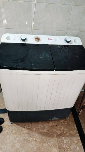 Good condition dawlance spinner and washing machine 2