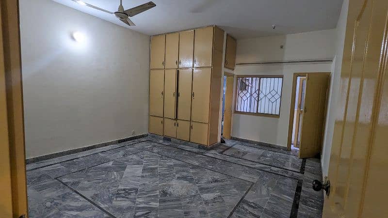 Portion for rent, 1st Floor. 6