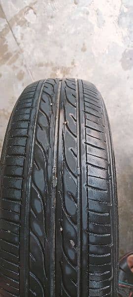 165/70_ 14 tyre han halat behtreen 2 penchar han bas 8