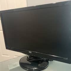 Hp 21 inch lcd im good condition. . cheap price 0