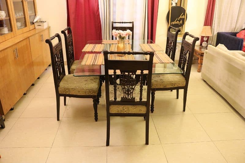 Dining Table with 6 Chairs 0