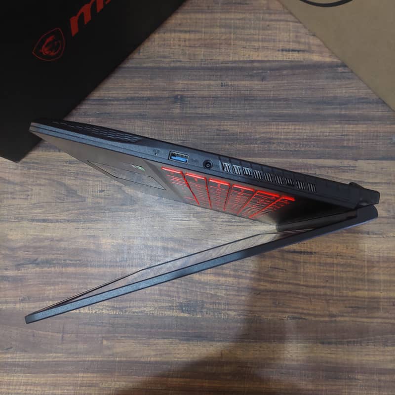 MSI Gaming Laptop RTX 3050 graphic card/Workstation 1