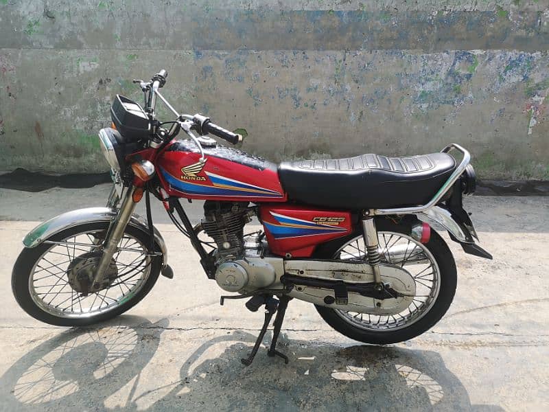 Honda CG 125 model 2010 Genuine 0