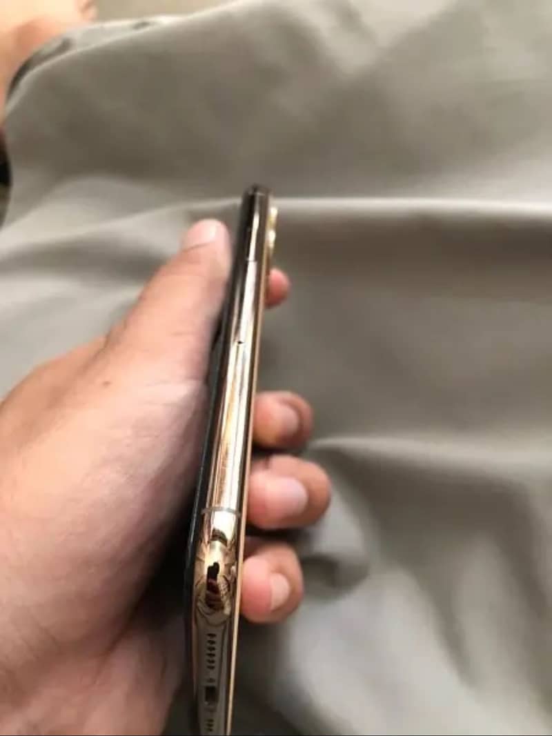 IPhone 11 Pro - 256GB (Gold) - PTA Approved 3