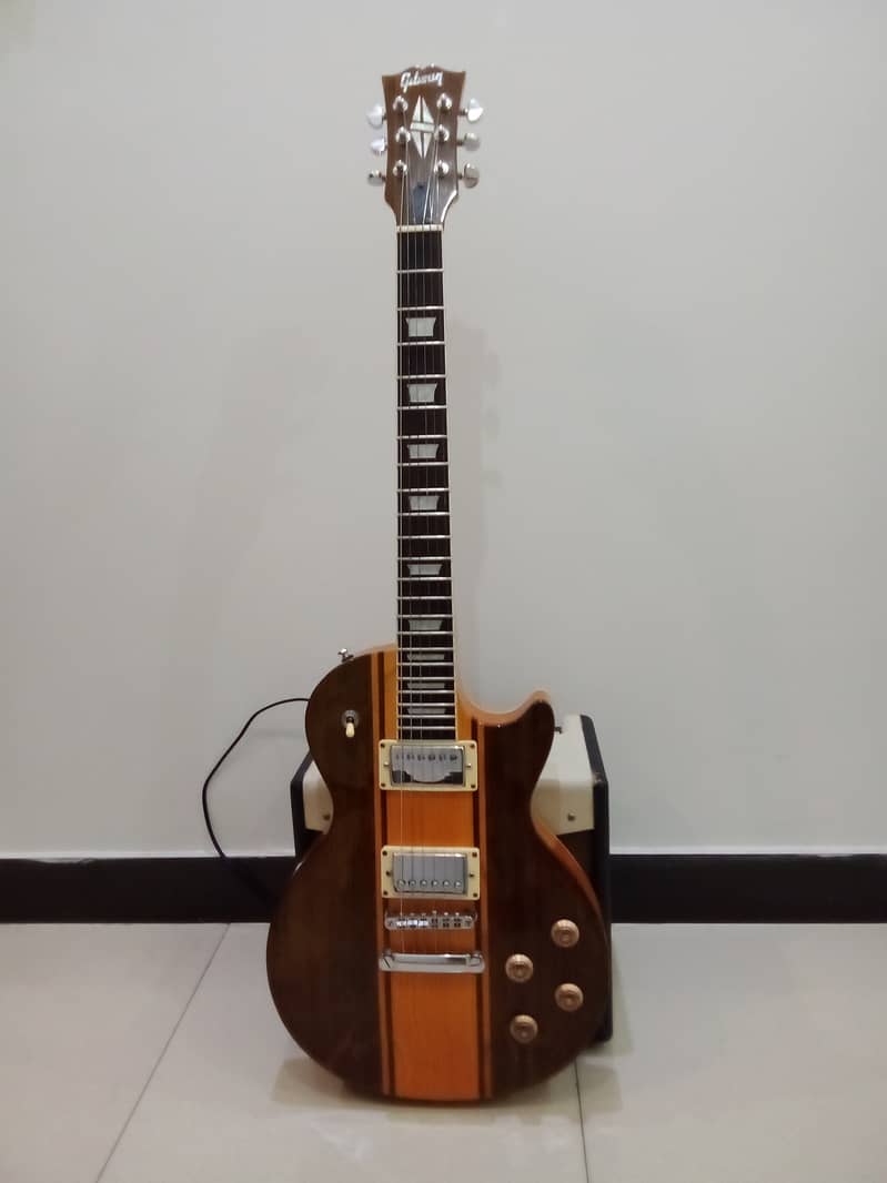 Electric guitar Gibson Les Paul Replica 2