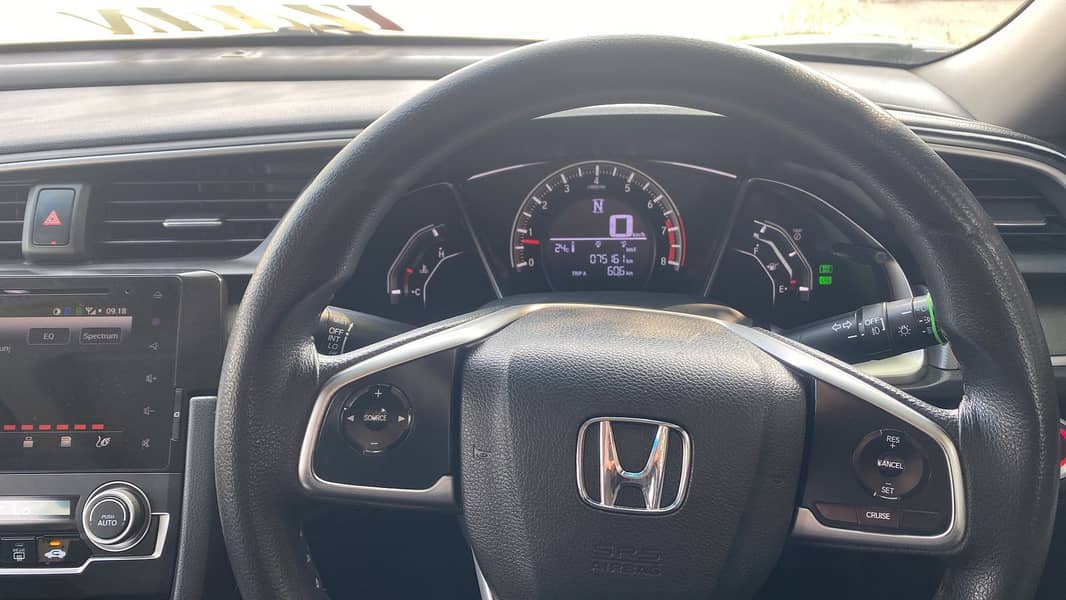 Honda Civic VTi Oriel Prosmatec 2018 (1.8) 5