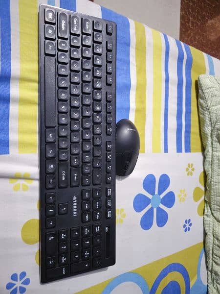 Hyundai Wireless Keyboard & Mouse 1