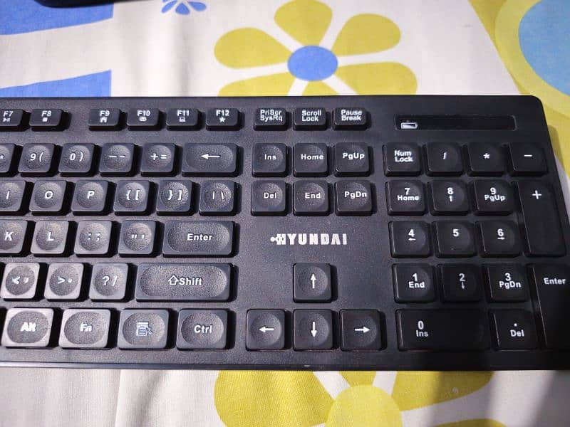 Hyundai Wireless Keyboard & Mouse 2