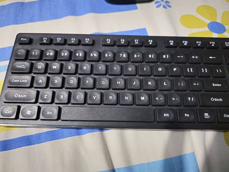 Hyundai Wireless Keyboard & Mouse 3