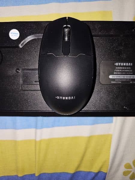 Hyundai Wireless Keyboard & Mouse 6