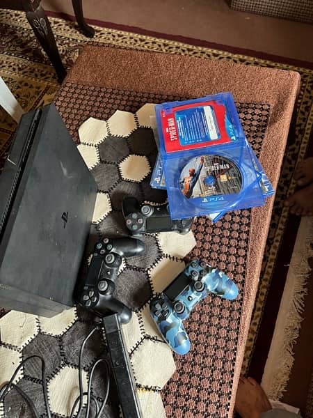 ps4 slim 500gb along three controller, six games and a camera 2