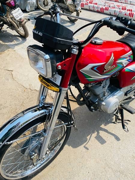 CG Honda 125 bike red colour am selling 2