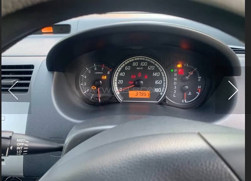 Suzuki Swift DLX Automatic 1.3 2014 2