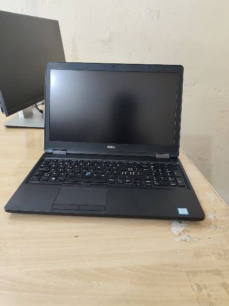 Dell precision 3520 core i7 7th gen 5