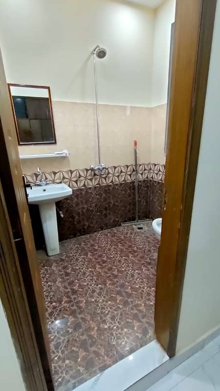 1 BED FURNISHED FLAT FOR SALE IN SECTOR E HOT LOCATION BAHRIA TOWN LAHORE 3