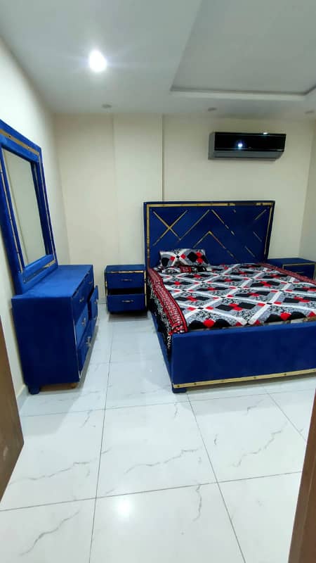 1 BED FURNISHED FLAT FOR SALE IN SECTOR E HOT LOCATION BAHRIA TOWN LAHORE 6