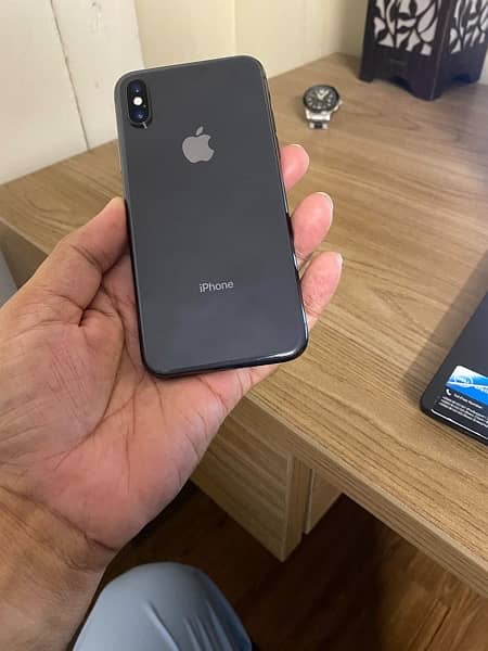 IPhone X 64GB MEMOREY 1