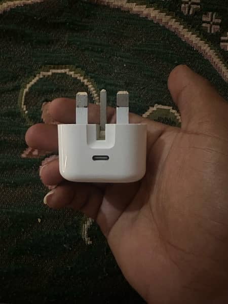 iphone original adapter  just 10 day use 1