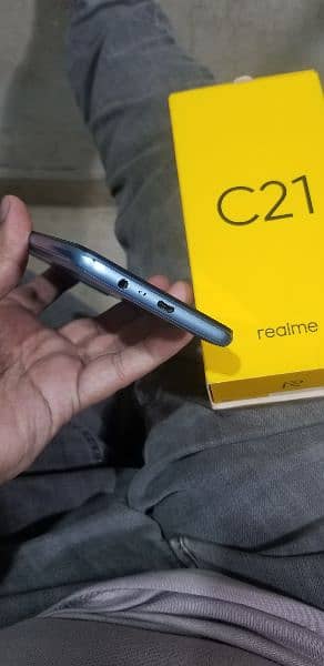 Realme C21 2