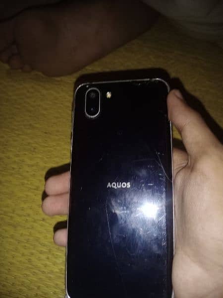 AQUOS R2 03484628497 1