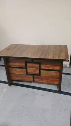 Office Table Good condition urgent sale