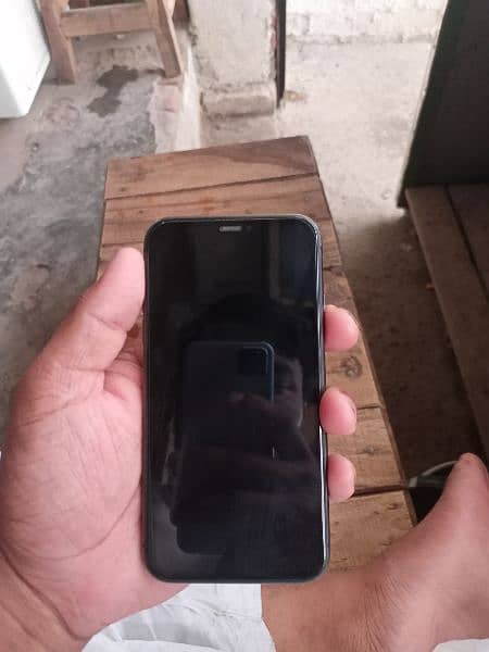 iphone 11 (64 gb non pta factory unlocked) 3