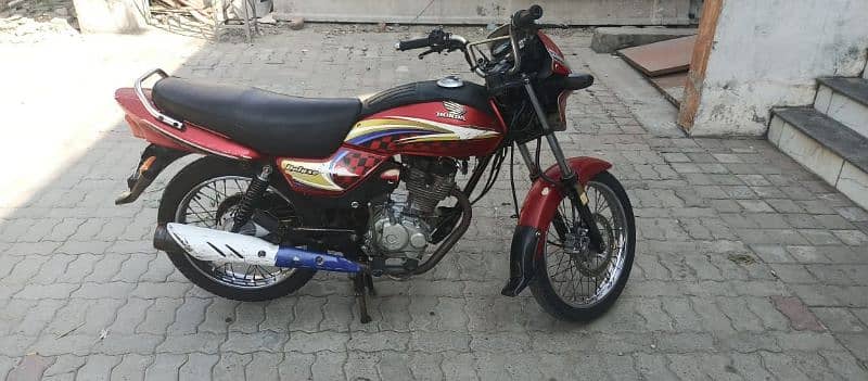 Honda 125 Deluxe 6