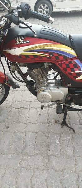 Honda 125 Deluxe 10