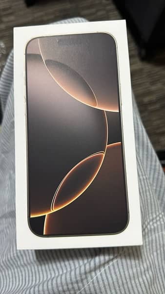 iPhone 16 Pro Max 1 TB Desert Titanium 0