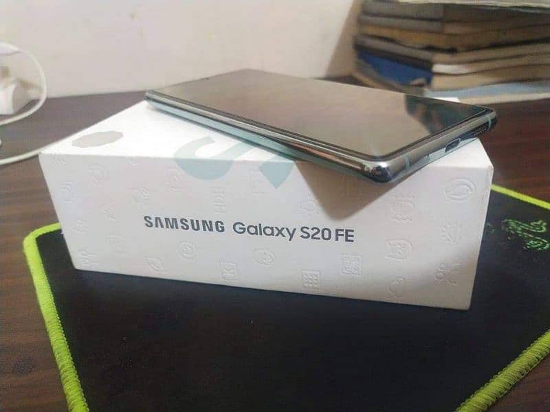 Samsung Galaxy S20 FE 8/128 1