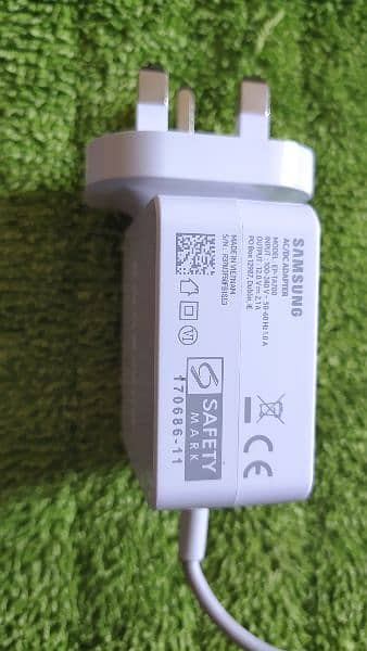 Branded Original Samsung AC/Dc Adapter EP-TA700 1