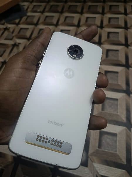 moto z4 4/128 4