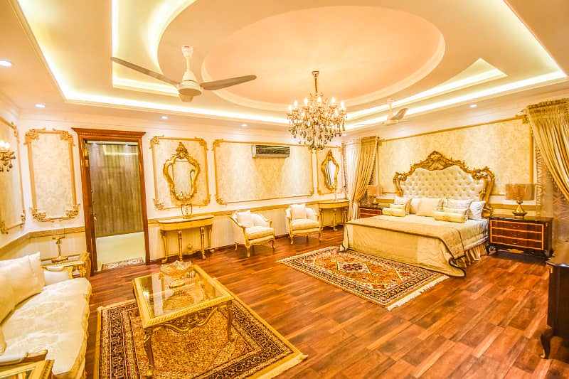 OWNER NEEDY 1 KANAL ORIGINAL FAISAL RASOOL DESIGN SPANISH BANGALOW FOR SALE NEAR TO PARK. 11