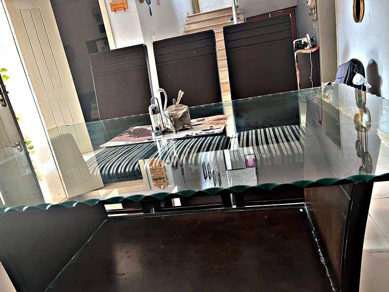 6 seater Dinning Table for sale 2