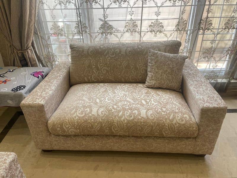 JUST LIKE BRAND NEW SOFA SET FOR SALE 5