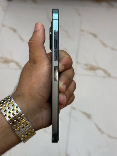 Iphone 13 pro max 256 GB PTA Approved 1